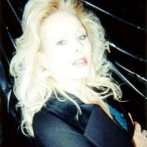 Meet your Posher, Cynthia